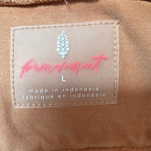 Tan Bohemian Jumpsuit with Relaxed Fit and Tapered Ankle - Picture 5 of 6